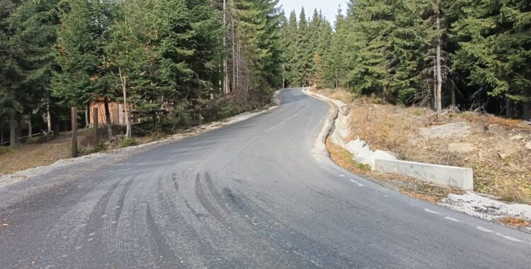 A fost asfaltat sectorul de drum județean dintre Băișoara și pârtia de schi Buscat