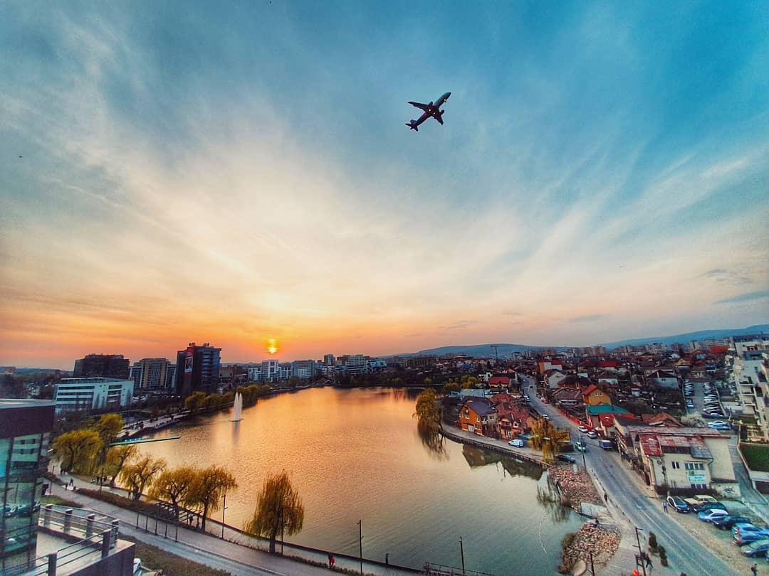 13 fotografii ale lunii iulie